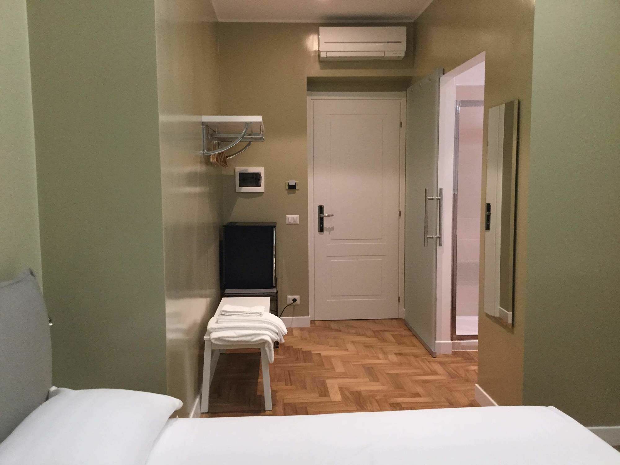 Dulcis Inn River Рим Экстерьер фото